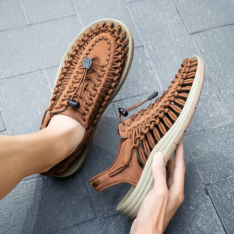 Men Shoes Offer - 2026 メンズチャームサンダル夏の新しいカジュアルシューズファッショントレンドビーチシューズ女性のフラットサンダルが提供中夏の男性スリッパ
