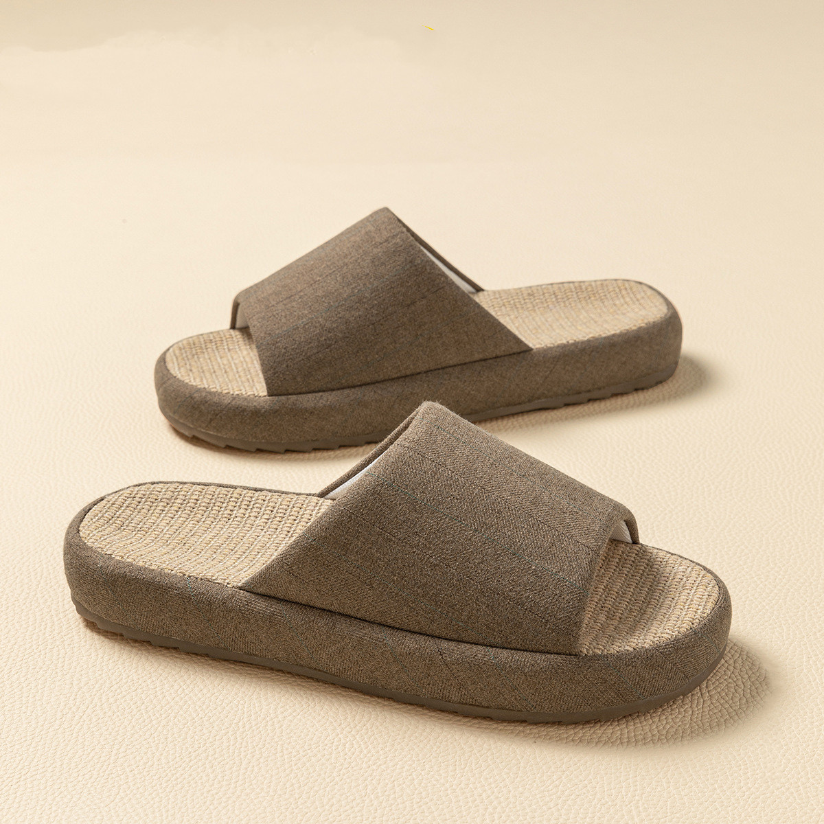 夏の女性のホームスリッパリネン夏フラットシューズ通気性サンダ - Men Shoes Size To Women のレビューと価格