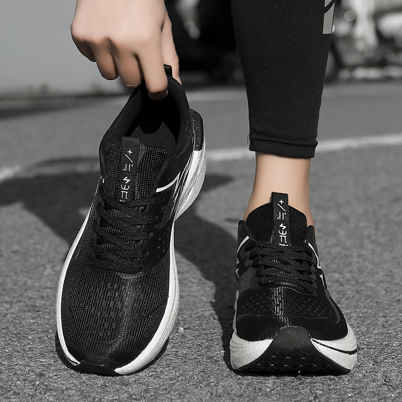 女性の靴スニーカー女性カジュアルメンズシューズテニス高級靴ト - Men Shoes Trainers のレビューと価格