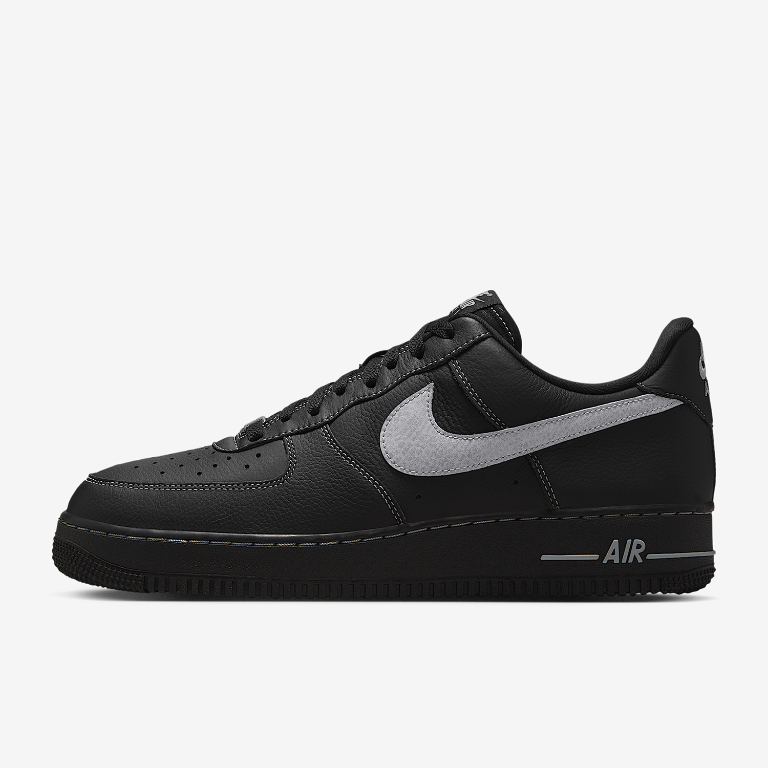 ナイキ オーセンティック AIR FORCE 1 07 LV - Men'S Shoes Nike Air Force のレビューと価格