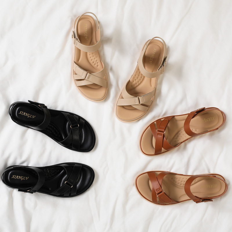平底でファッショナブルなアウトドア用滑り止めカジュアルサンダ - Velcro Strap Sandal のレビューと価格