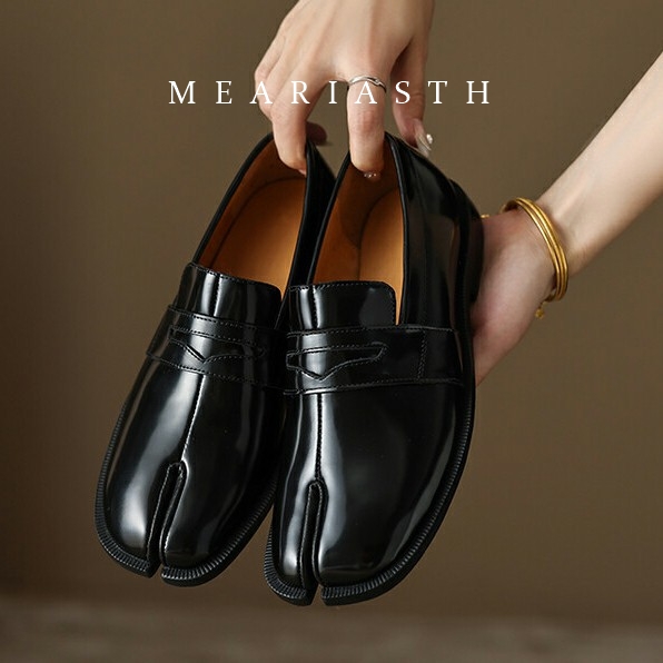 黒のタビシューズ、スプリットトゥ、パテントレザー、女性用ロー - Men'S Shoes Qn のレビューと価格