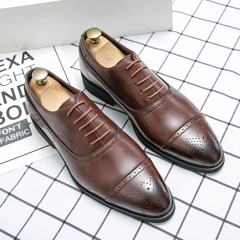 男性のレトロな彫刻が施されたレースアップブローグの靴,フォー - Monk Strap Shoe のレビューと価格