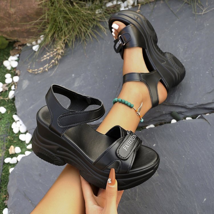 カジュアルスポーティレディースサンダル 夏 厚底ヒール ロー - Velcro Strap Sandal のレビューと価格