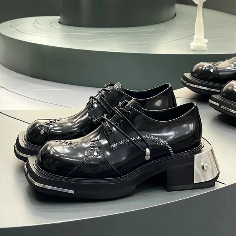 レトロな男女兼用メタル本革レディーススニーカー、ラグジュアリ - Men Shoes Trainers のレビューと価格