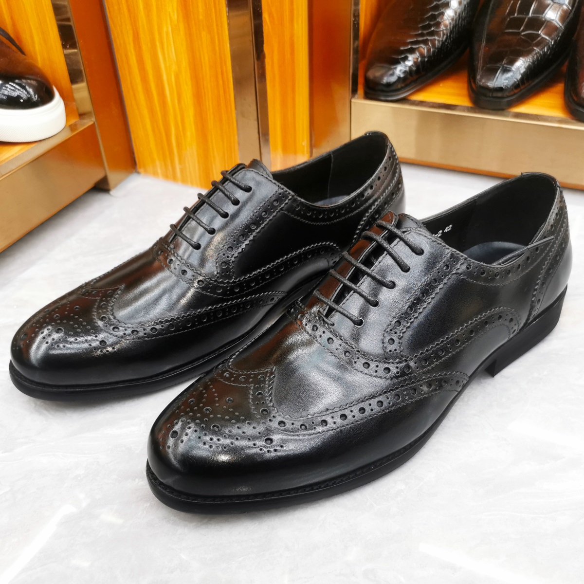 高級メンズドレスシューズ本革ブローグウィングチップトゥオック - Monk Strap Shoe のレビューと価格
